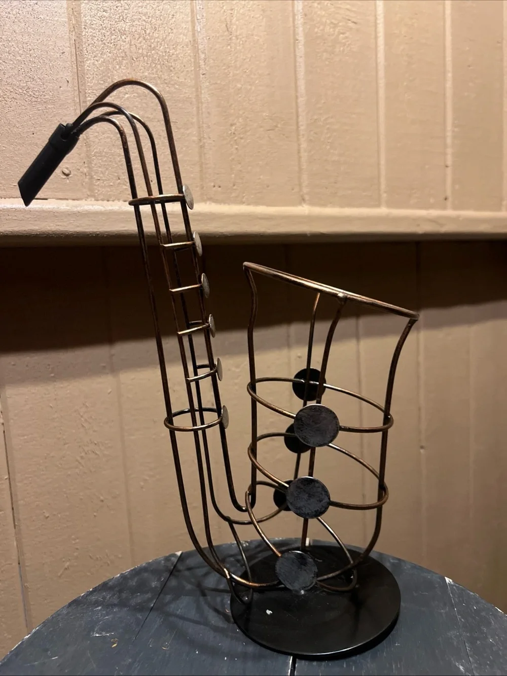 Saxophone Wine Bottle Holder, Metal Iron Wine Rack Stand, Home Bar Decor with